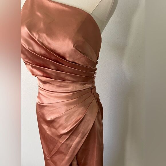 Davids Bridal Galina Signature charmeuse draped one-shoulder dress size 2 - Picture 11 of 13